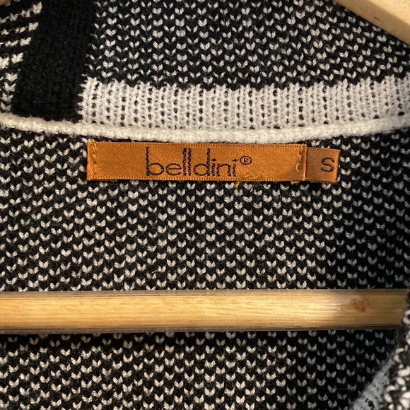 Black and white knit mock-neck sweater - Picture 2 of 3